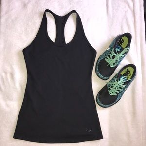 🆑 Nike women’s get fit racerbank tank top